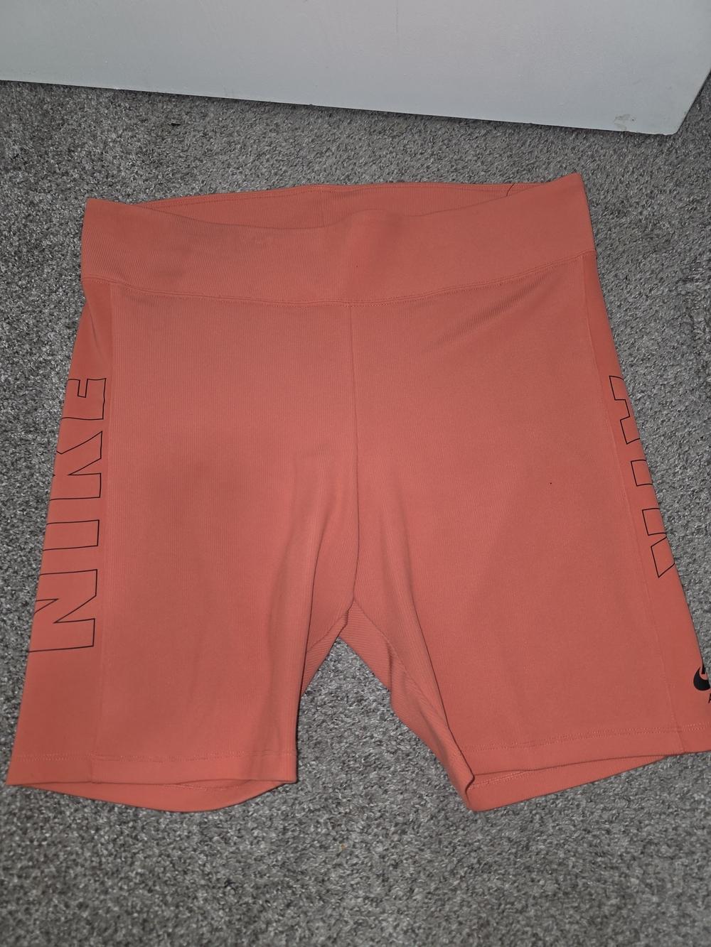 Nike Women’s Coral Mid-Rise Bike Shorts